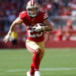 Christian McCaffrey em jogo dos playoffs da NFL pelo San Francisco 49ers