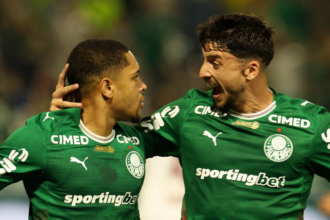 Gol de Vitor Roque em Palmeiras x Fluminense