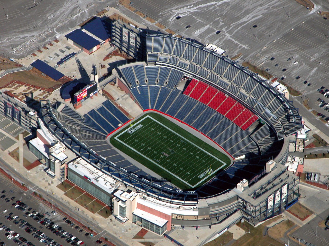 https://upload.wikimedia.org/wikipedia/commons/thumb/d/db/Gillette_Stadium_%28Top_View%29.jpg/1280px-Gillette_Stadium_%28Top_View%29.jpg